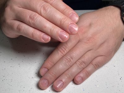 Férfi- és Női Manikűr Férfi- és Női Manikűr